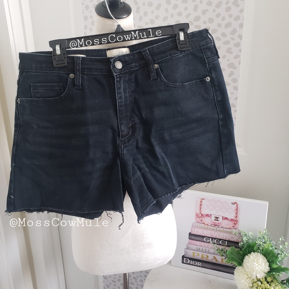 Universal Thread High Rise Black Cut Off Shorts